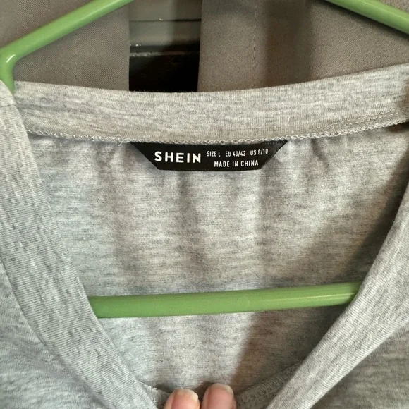 SHEIN Destroyed Crop Top - Picture 3 of 3